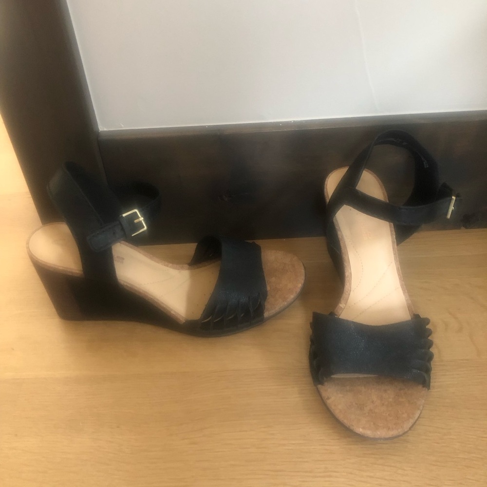Clark’s black leather wedge sandal Size 9-1/2 B